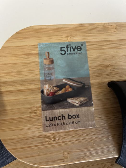 Lunch box / tupperware423377999853015044