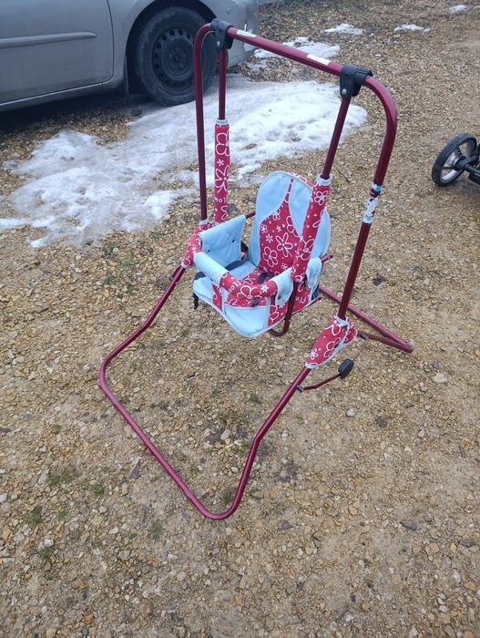 Huśtawka dla dziecka na stelażu