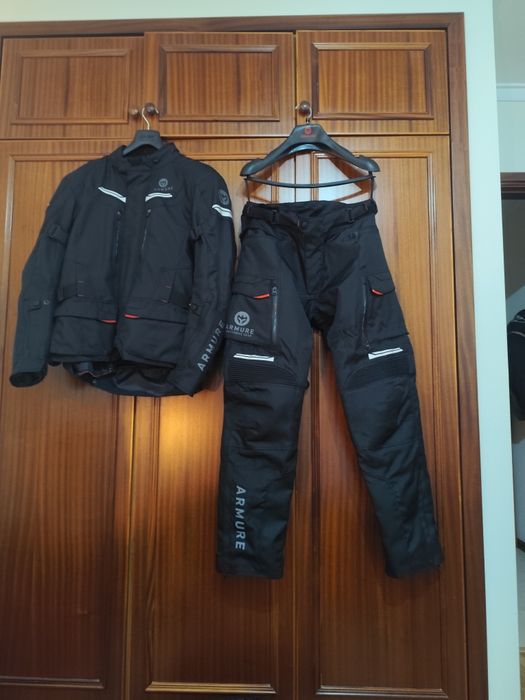 Casaco e calças Armure impermeáveis