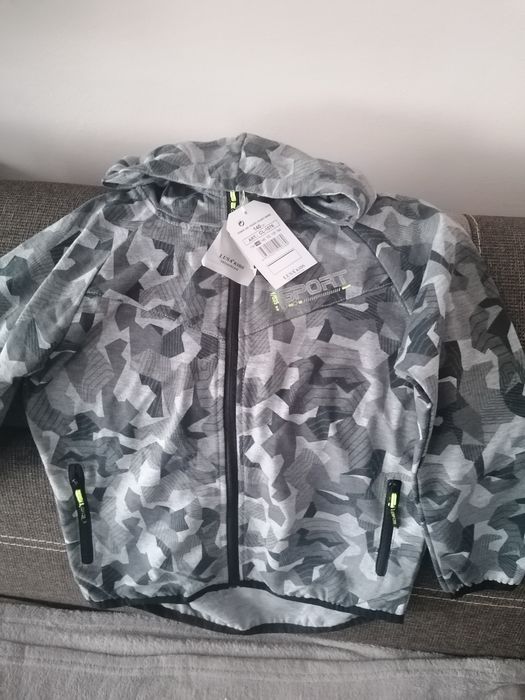 Bluza chlopieca nowa 140