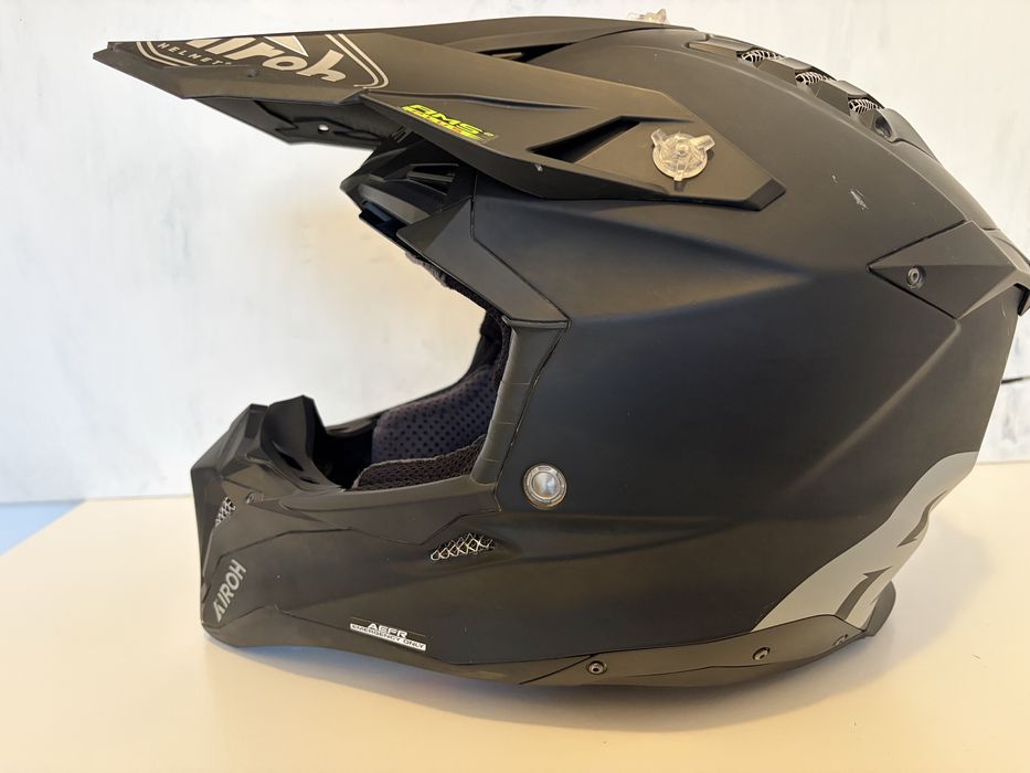Airoh Aviator 3 Tamanho L + Mala + Caixa + Capa