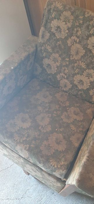 Стіл письмовий, тумба, диван, шафа, кресла, комод б/в