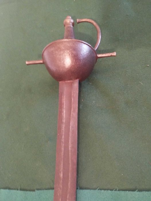 Espada de  “Taza” ou “Copo” em português,  de cavalaria, possivelmente ibérica, primeira metade do século XVII.