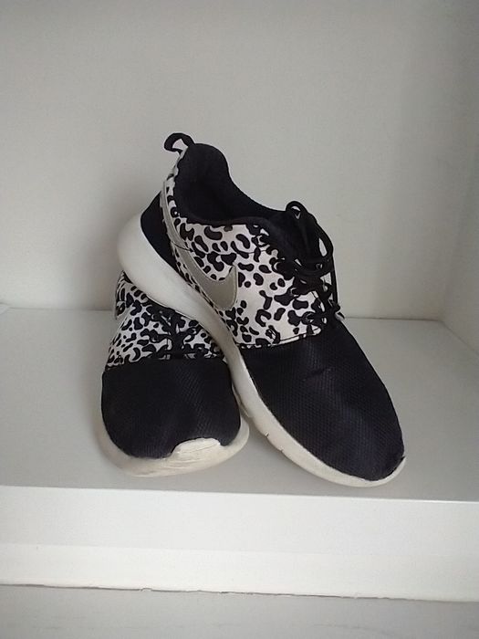 Buty sportowe NIKE. Rozmiar 38.