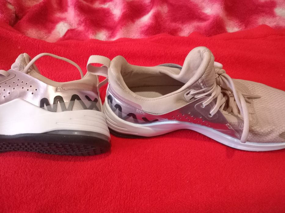 Продаются кроссовки   Nike   р. 38