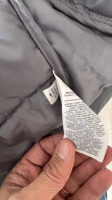 Casaco Nike L acolchoado cinza com capuz