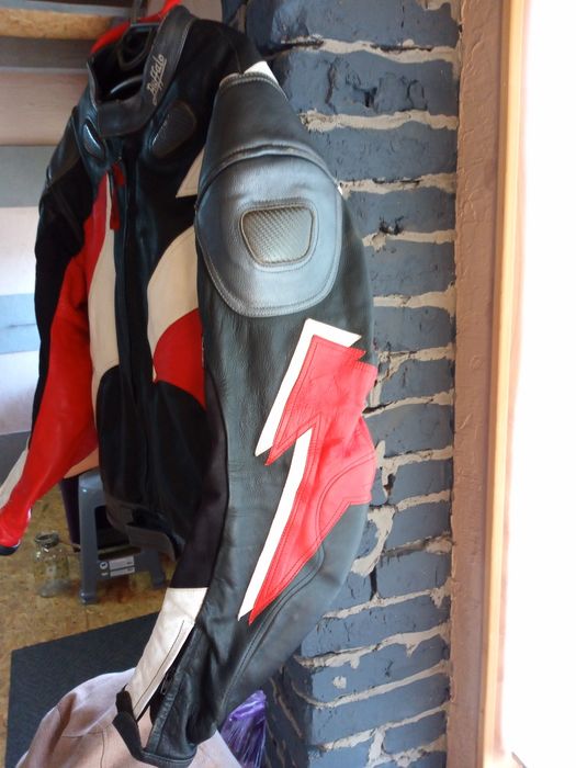 Мото курточка шкіряна