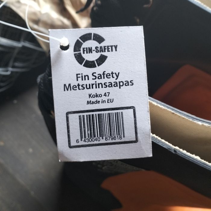 Гумові чоботи 47 розміру.