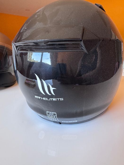 Capacete preto pouco uso