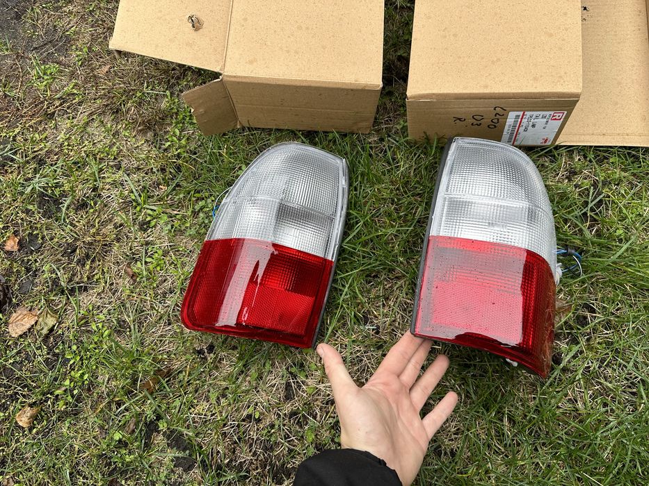 Mitsubishi L200 1995-2005 Задні ліхтарі (фонарі)