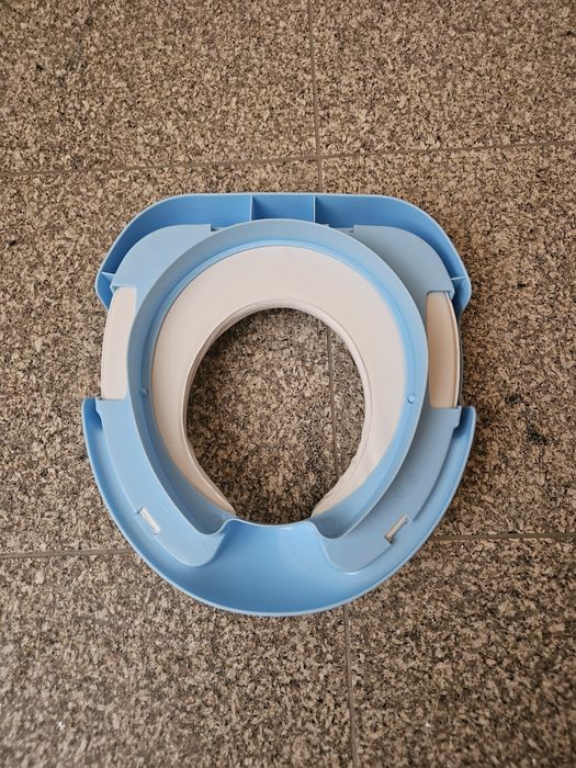 Redutor de sanita para criança