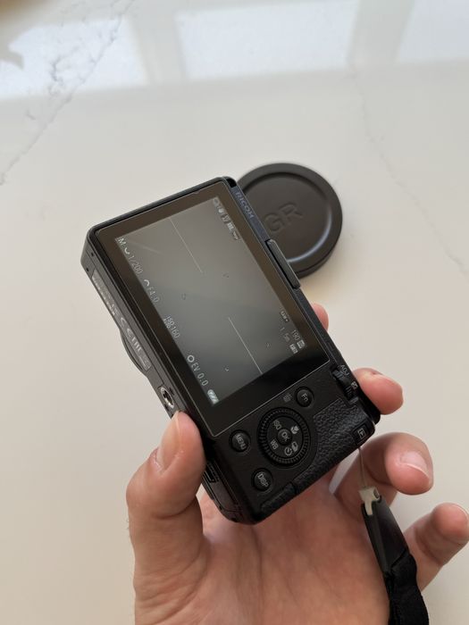 Ricoh GR 3 + Tampa JJC + Bateria Extra