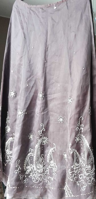 Spódnica jedwabna. Firmy Monsoon.