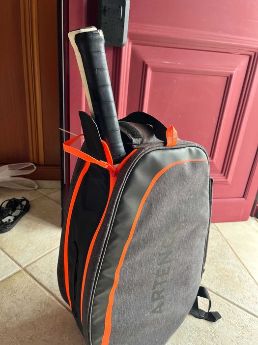 Duas tenis racquetas com mochila de tenis
