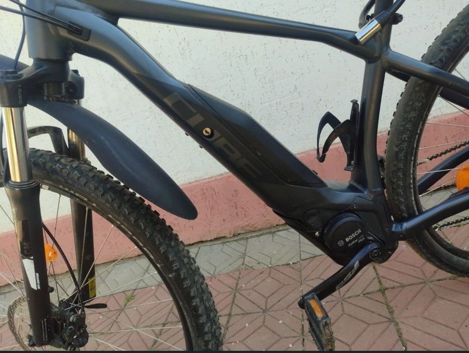 Cube acid hybryd one 400 (електровелосипед)