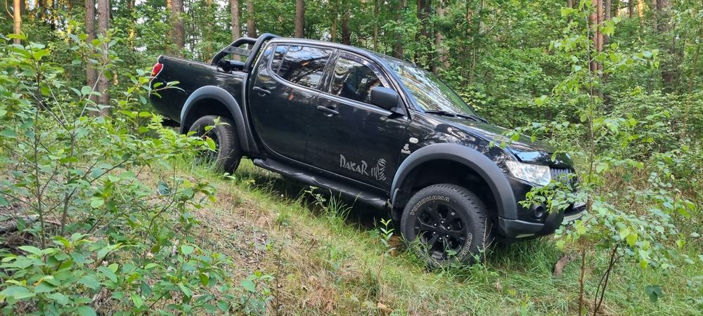 Mitsubishi L200 Mitsubishi L200 2.5 DI-D 200 KM 4x4 | Pickup | 2013