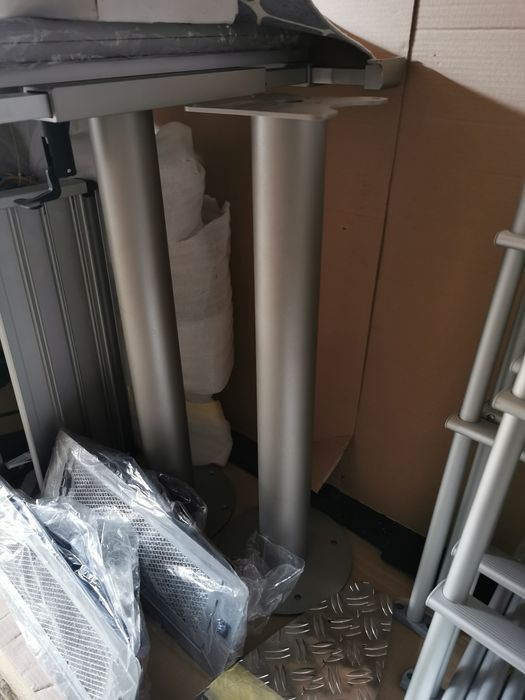 Thule 550 stopień elektryczny do przyczepy /kampera