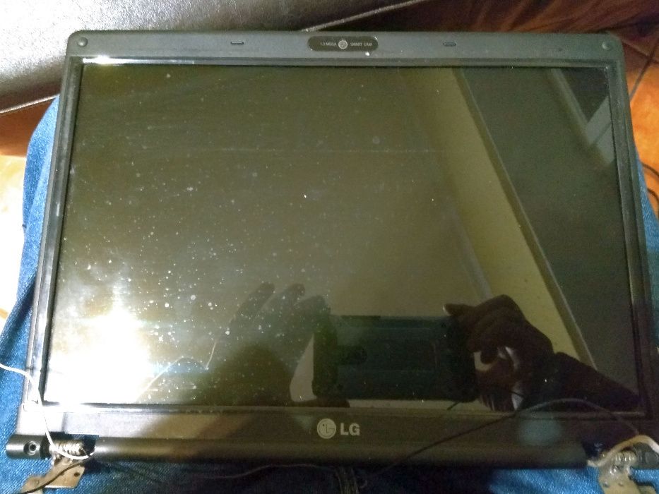 Portáteis LG E500 e LG E300 LGE23 Inteiro e para venda às Peças