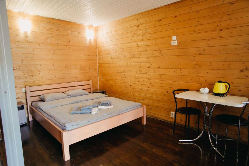 Здається двомісний номер Standard Double у заміському комплексі