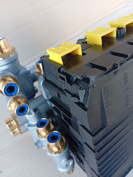 Модулятор Wabco 4801020330 напівпричепа TEBS-E