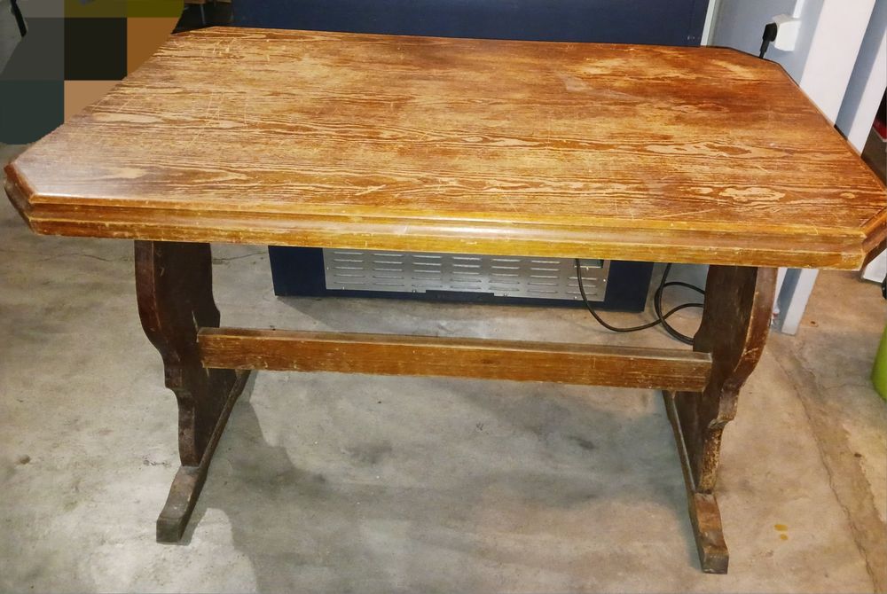 Mesa em madeira usada