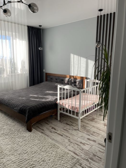 Двокімнатна квартира з меблями та технікою