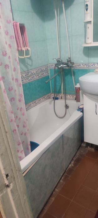 ЗДАМ двух кімнату  квартиру вул. Крошинська