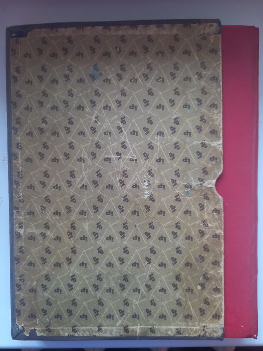 Колекція марок, в альбомі та чохлі до нього.