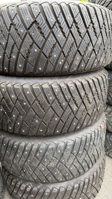 235/50/18 Goodyear ultra Grip ice arctic