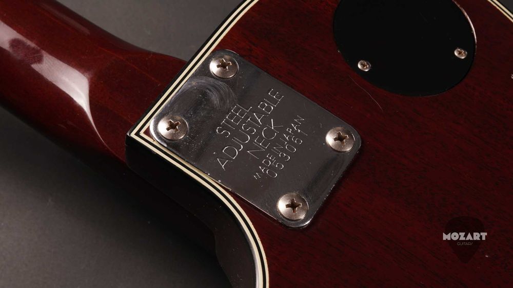 Custom Les Paul Custom – Made in Japan – Walnut