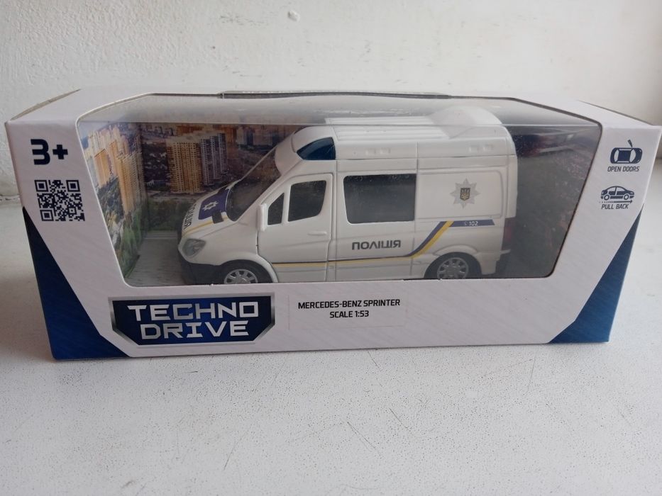 Модель полицейского микроавтобуса