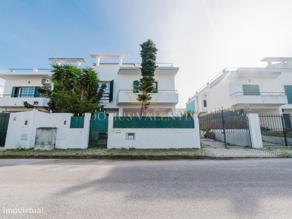 Moradia T4 com Piscina e Garagem | Charneca da Cotovia - Sesimbra