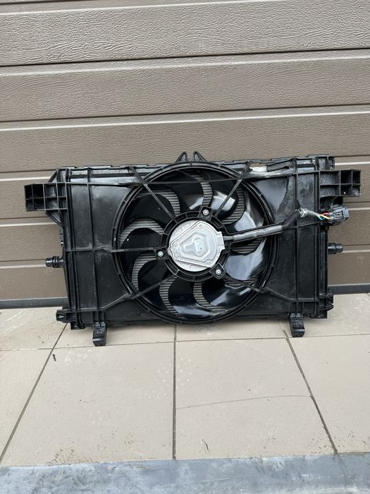 Касета радіатор вентилятор оригінал в зборі Tesla model Y 3