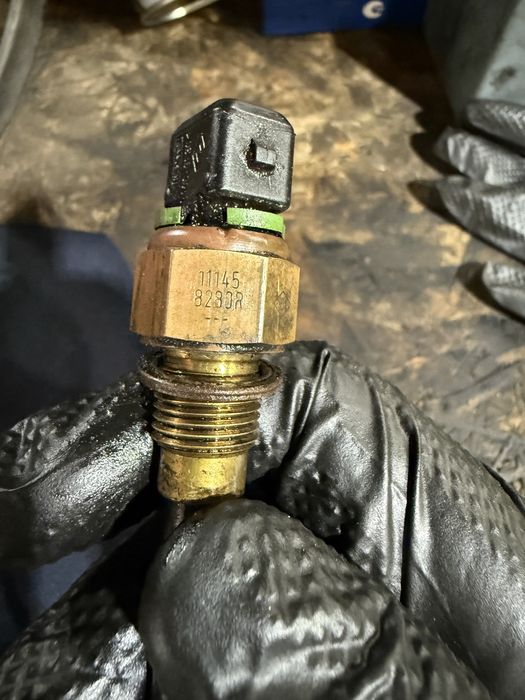 Датчик уровня масла рено