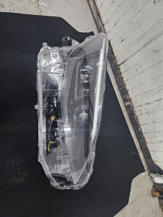 Lampa Reflektor Full Led Toyota Yaris IV Cross