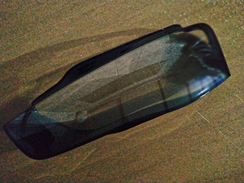 Скло на фару Ауді А4 Audi A4 стекло фары стекла фар ремонт авто оптики