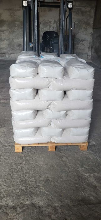 Sól drogowa z antyzbrylaczem w workach 25kg. Na paletach.
