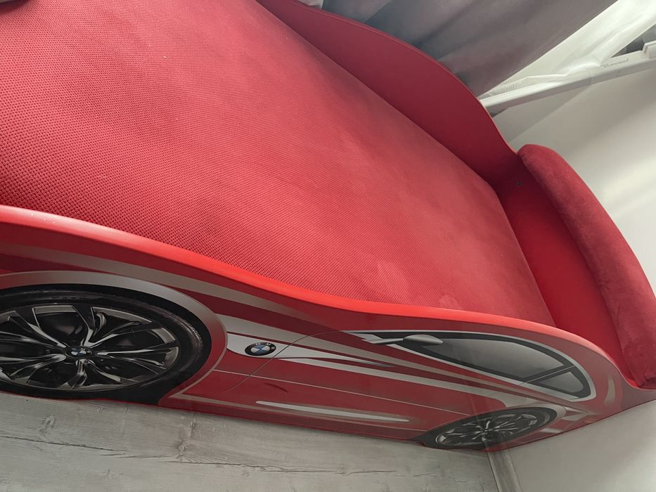 Ліжко машина в ідеальному стані