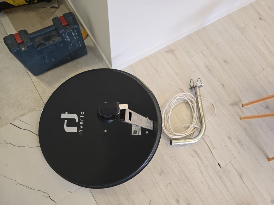 Antena satelitarna kpl + uchwyt RT Stan BD