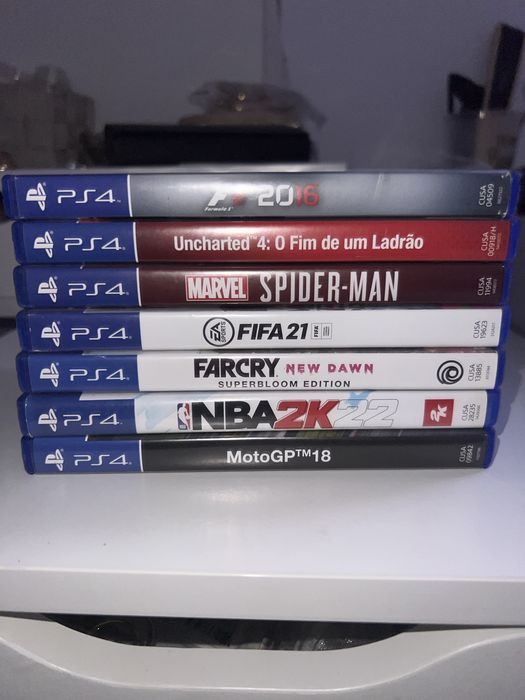 Jogos PS4 em bom estado.