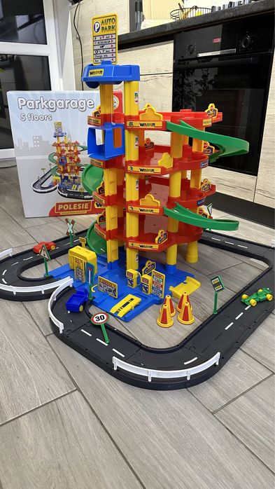 Парковка дитяча Wader parkgarage 5 floors.