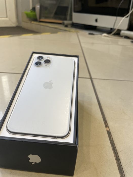 Apple ajfon 11 pro perlowo bialy