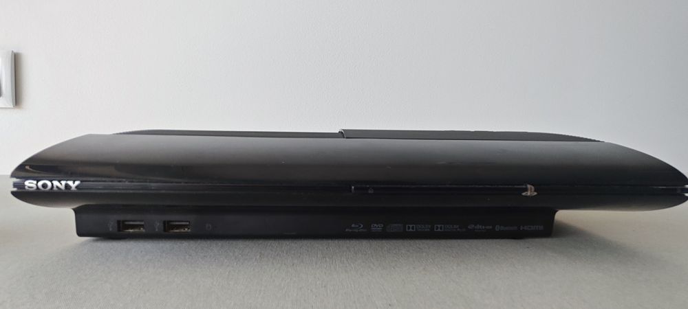 PS3 slim 500Gb Hen + 4 jogos+1 comando