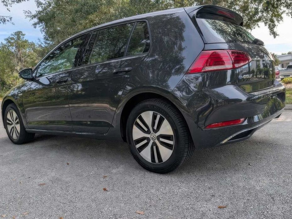 Volkswagen e-Golf SE      2019