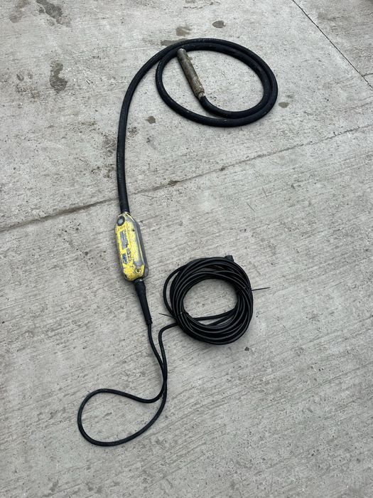 Глибинний вібратор для бетону Belle Vibratech 52 WACKER вибратор