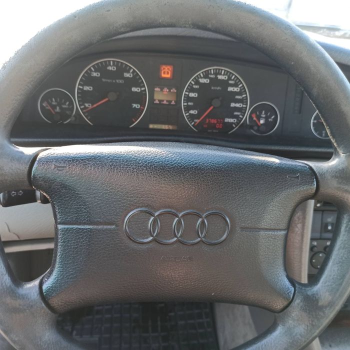 Ауди А6 С4. 2.8 кватро АКПП