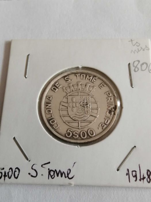Moedas prata de S.Tomé e Príncipe de 5 escudos. Cada moeda tem 1 valor