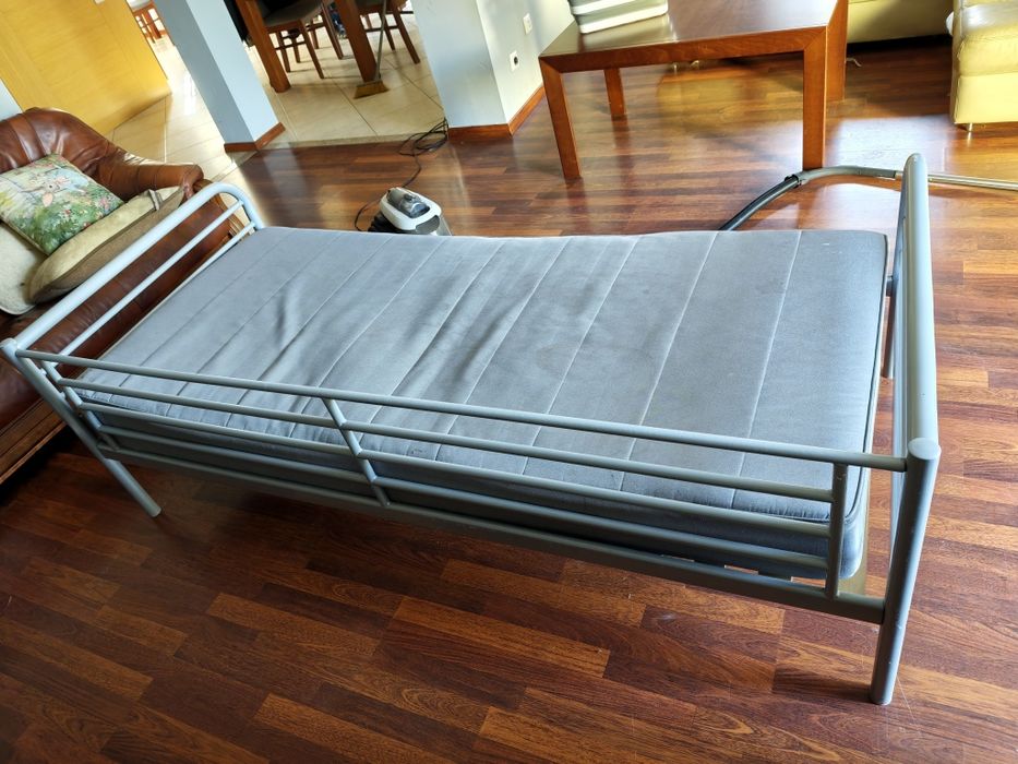 Łóżko pojedyncze 90x200 stelaż materac