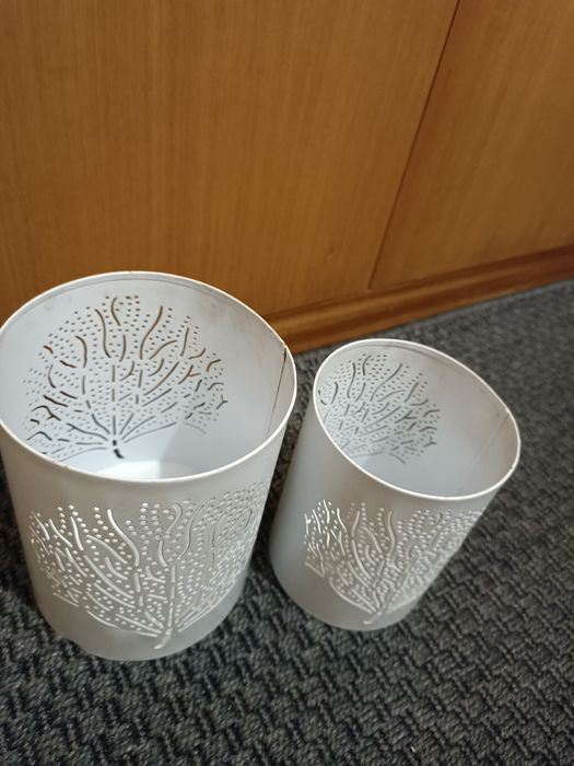 2 porta velas metálicos
