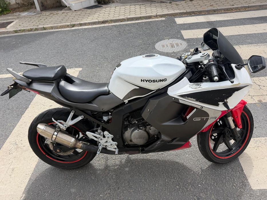 Hyosung GTR 125.